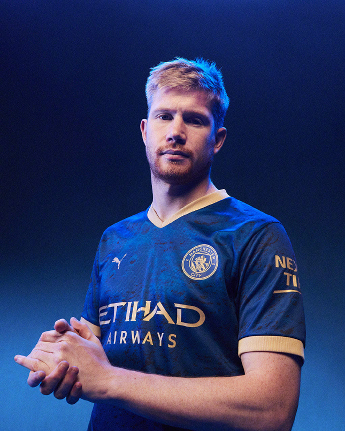 日职联战报：一森纯超级失误送礼，福冈黄蜂1-0大阪钢巴（J1联赛简报：一森纯致命失误送大礼，福冈黄蜂1比0击败大阪钢巴）