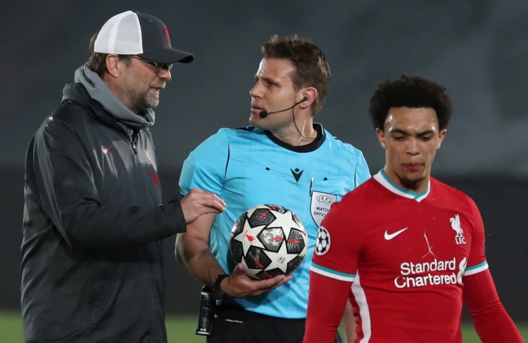 WNBA赛季赛程公布，各队积极备战（WNBA新赛季赛程出炉，各队加紧备战）