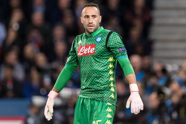 足坛悲喜一夜！AC米兰0-1爆冷被淘汰，13场不败终结，曼联1-1被绝平（足坛冷暖一夜！AC米兰0-1爆冷出局，13场不败告终，曼联1-1遭读秒扳平）