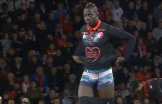 斯图加特的恩达夫在伤愈后重拾状态：逆境中的前锋之路