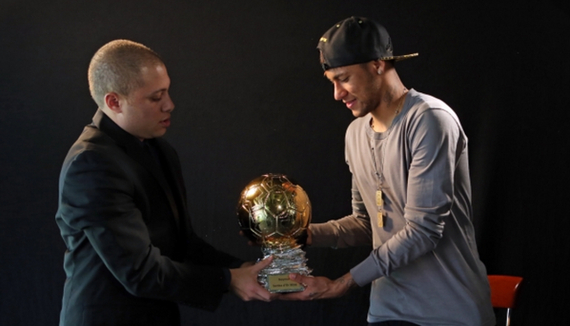 这球可惜了！杨瀚森跟进篮下未获队友传球打破得分荒