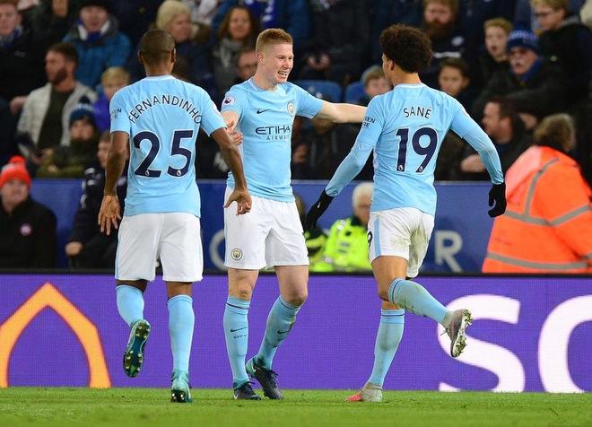 手感不错！杨瀚森首节空接+勾手+三分，得到10分2板1助