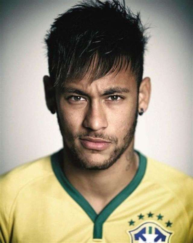 谭龙效力亚泰8年陪球队降级又冲超，如今再次跟随球队降级（谭龙八年亚泰生涯，历经降级与冲超，如今再度随队降级）