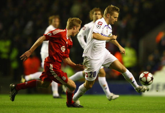 米利唐肌肉严重撕裂，皇马防线雪上加霜（米利唐重度肌肉撕裂，皇马后防再受打击）