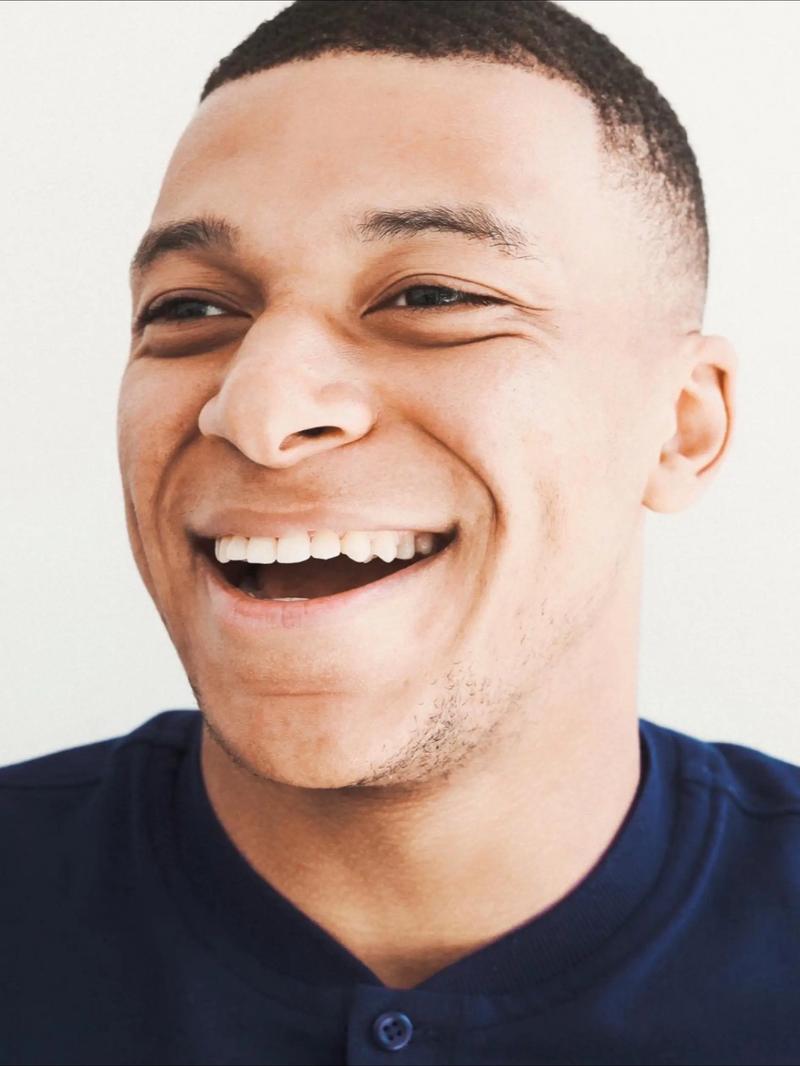 霍芬海姆1-1十人美因茨，比博绝杀被吹，科尔染红，奥尔森乌龙（霍芬海姆1-1十人美因茨：比博读秒绝杀被判无效，科尔染红，奥尔森自摆乌龙）