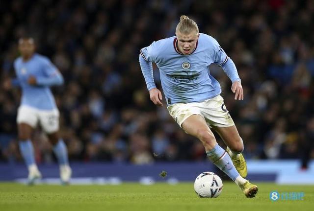 友谊赛阿森纳0-1热刺，萨尔中圈斩，哲凯赖什首秀【老佳】（热身赛热刺1-0阿森纳，萨尔中圈世界波制胜，德克兰赖斯完成首秀【老佳】）