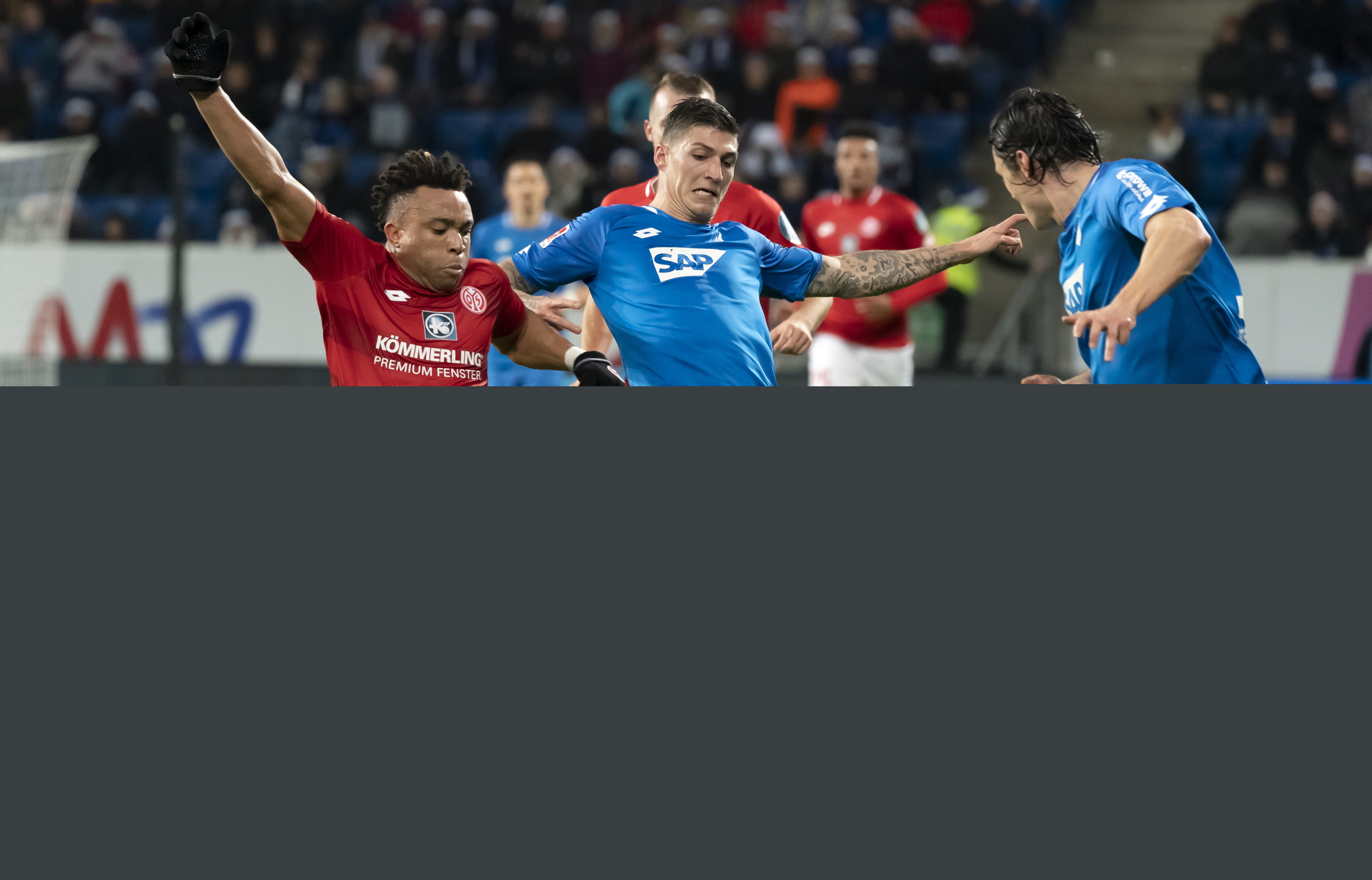 西蒙尼：我们一直在练定位球；现在不考虑前八只考虑奥维耶多（西蒙尼：定位球练不停；当下不看前八只盯奥维耶多）